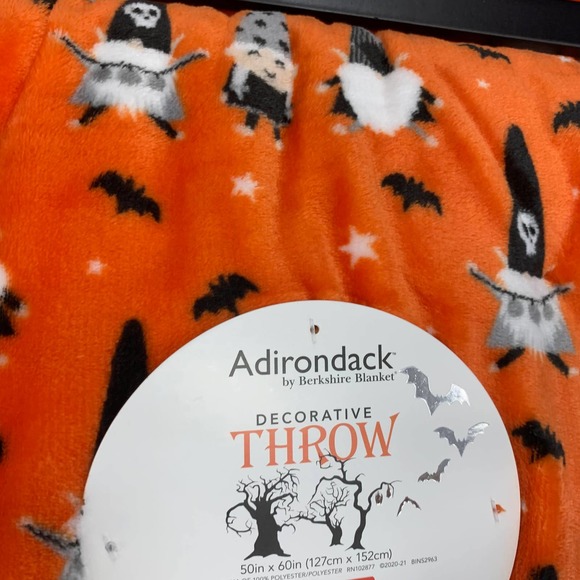 Berskshire Halloween Gnomes Bats Stars Decorative Plush Throw Blanket Spooky NEW - Picture 8 of 10
